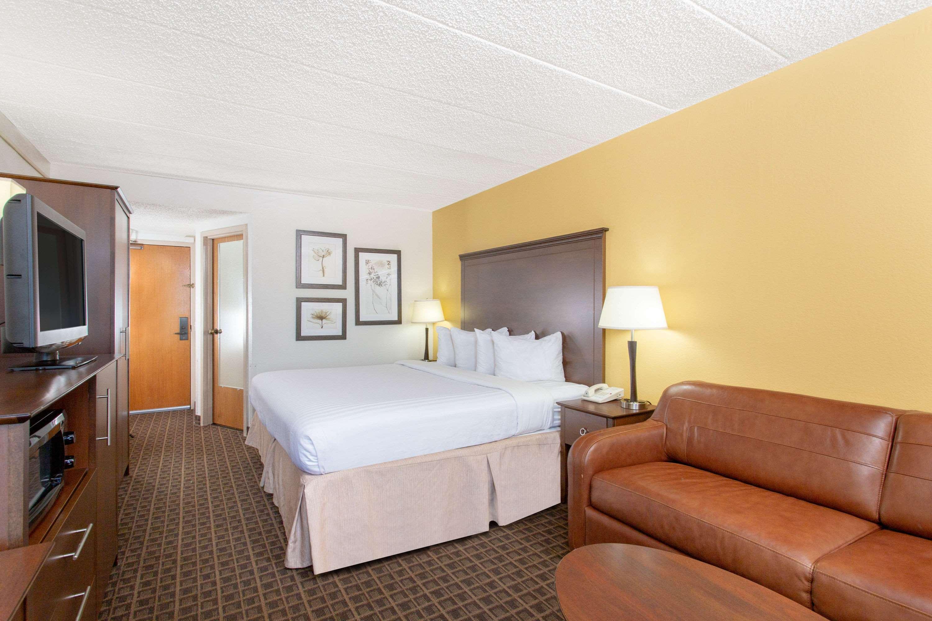 Americinn By Wyndham Madison West Exterior foto