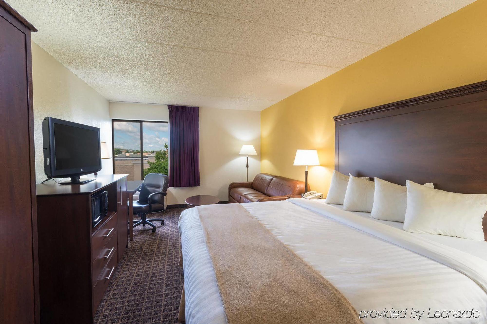 Americinn By Wyndham Madison West Exterior foto